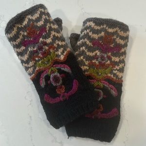 French Knot fingerless gloves